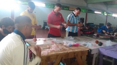 Técnicas de Manualidad en la Unidad Penal 13