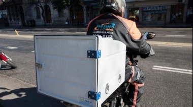 Chocaron al delivery de una heladería y lo dejaron tirado