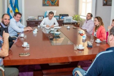 Saudán: “Petrecca está pagando la deuda que le quedó de la campaña”