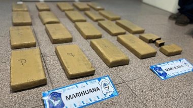 Persiguen por 50 kilómetros y detienen a una pareja con 23 kilos de marihuana