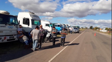 No hubo acuerdo y sigue el paro de transportistas de granos 