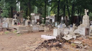 El día del padre renovó las quejas por el mal estado del cementerio del Oeste