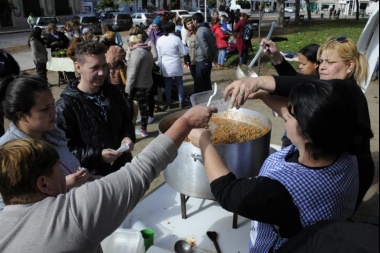 Olla popular y locro, movida gremial en Junín