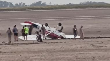 Un avión realizó un aterrizaje de emergencia en la laguna de Gómez