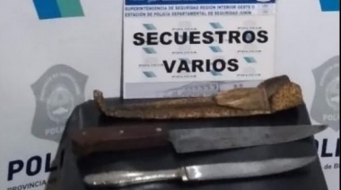 Discutió con dos ciclistas y los amenazó con un cuchillo