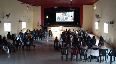 A sala llena: Volvió el cine a Leandro N. Alem