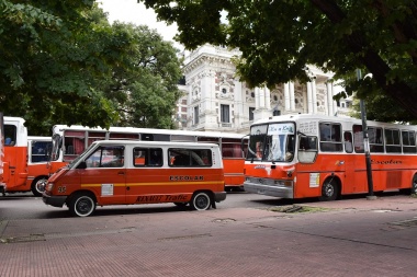 Paro de transportistas escolares