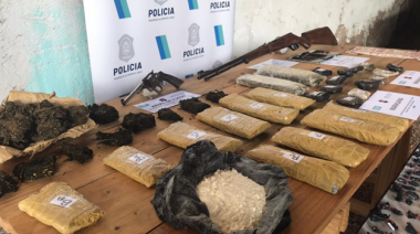 Diez allanamientos en Rojas: secuestro de droga y armas