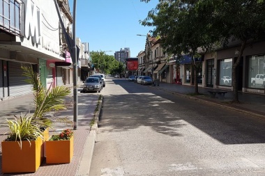 Polémica entre comerciantes: Parejas autoriza a trabajar “a puertas cerradas”