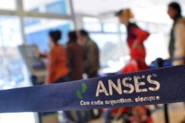 Adelantan el pago de jubilaciones, pensiones y AUH