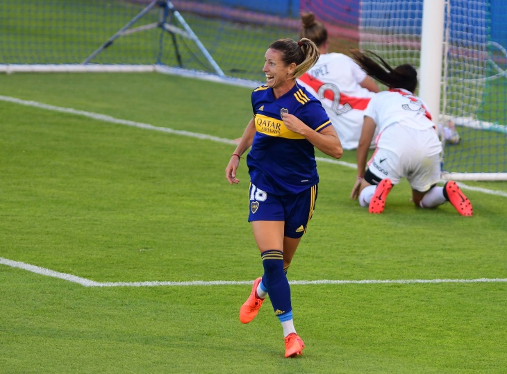 Boca aplastó a River y se consagró como el primer campeón ...