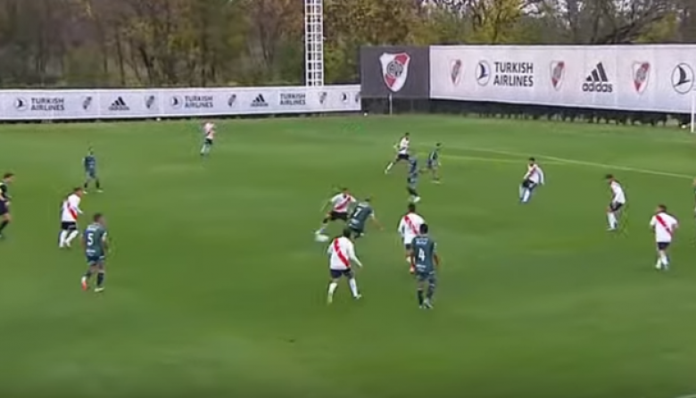 ¡Los pibes de Sarmiento le ganaron a River y son finalistas del torneo de Reserva! - Semanario ...