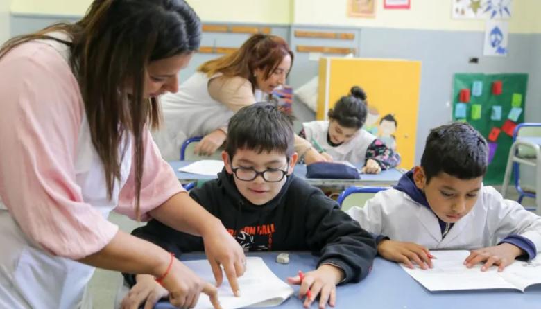 Paritarias: Los gremios docentes aceptaron la oferta del Gobierno ...