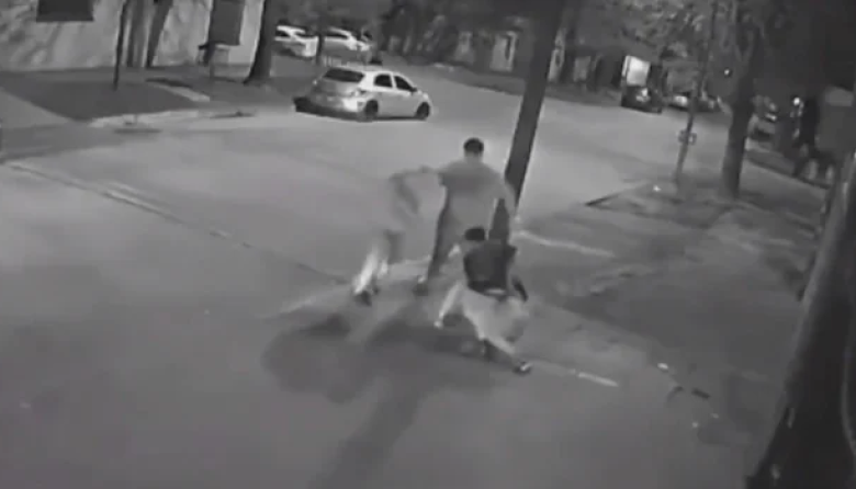 Brutal golpiza en patota a un adolescente a la salida de un boliche en Colón