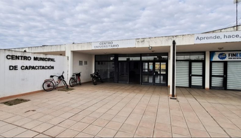 Ferraris gestiona la renovación de un convenio educativo con la Universidad de Avellaneda