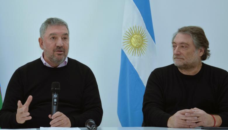 Guillermo Tamarit disertó en el primer encuentro del Ciclo de diálogos "Por la ciudad"