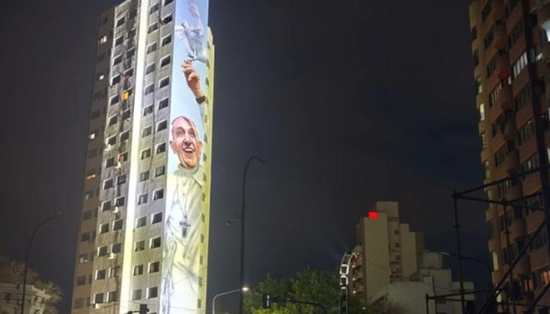 Inauguraron en La Plata el mural más grande del mundo dedicado al papa Francisco