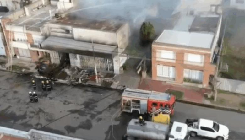 Una mujer murió en un incendio de un supermercado en Ascensión