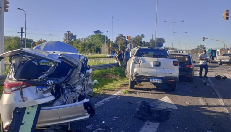 Impactante choque en cadena en la Ruta 3: dos heridos y cinco vehículos ...