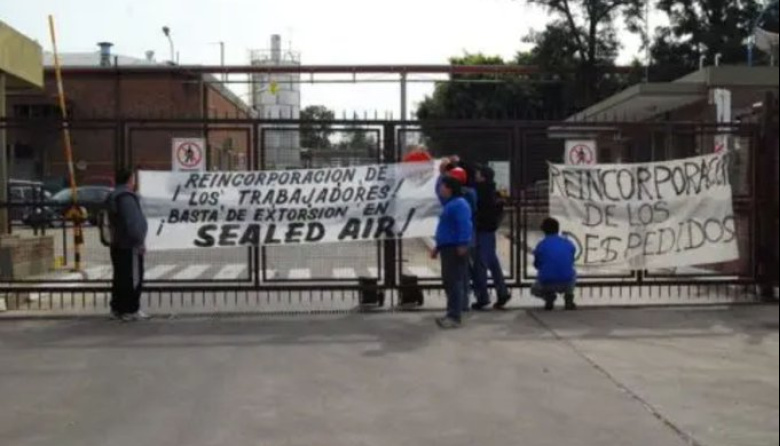 Quilmes: Despiden a 89 trabajadores de una empresa petroquímica