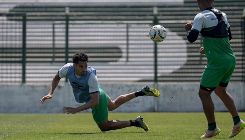 Presionado por las victorias de sus rivales en la permanencia, un comprometido Sarmiento visita a Platense