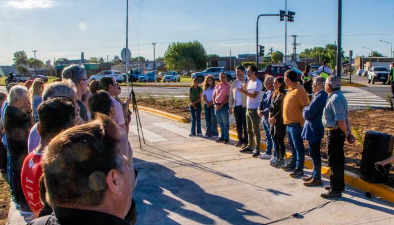 Un gobierno de pocas luces y mucho humo