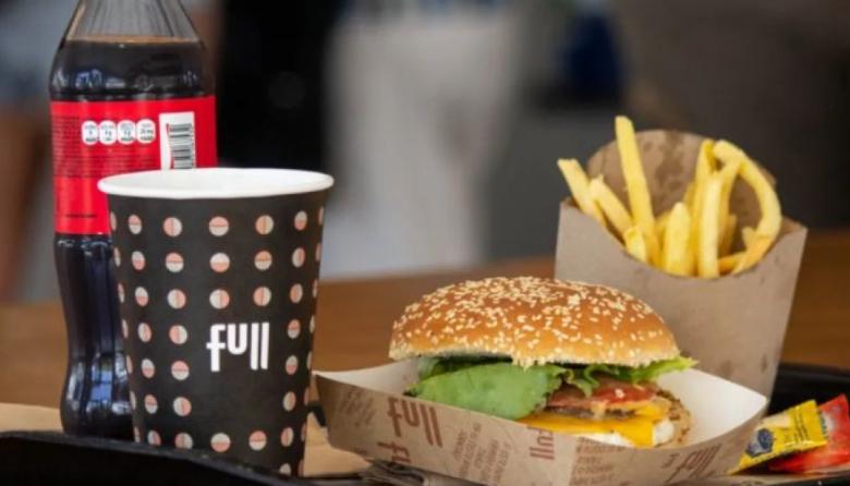 YPF planea incorporar hamburguesas de McDonald’s y productos de Farmacity en sus estaciones de servicio