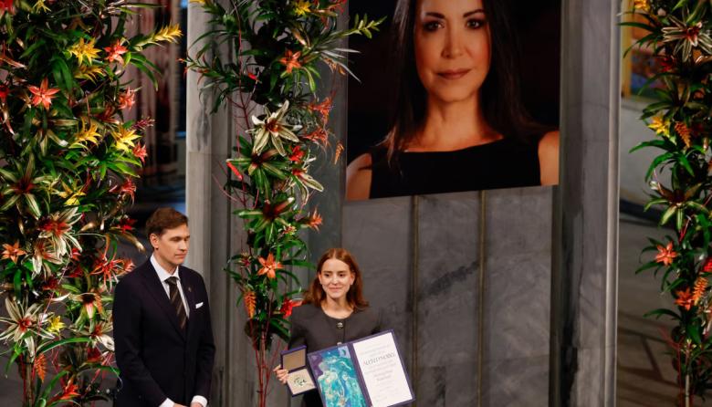 María Corina Machado no asistió a la entrega del Nobel de la Paz: lo recibió su hija