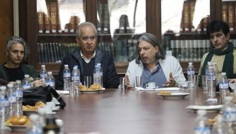 Docentes y nodocentes de universidades se suman a la marcha contra la reforma laboral de la CGT y reclaman el financiamiento universitario