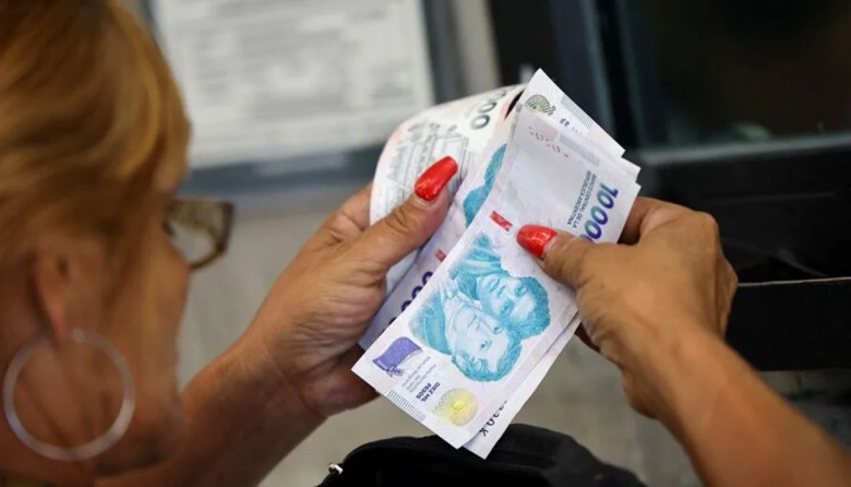 El nuevo año arrancó con aumentos en alquileres, boletos, prepagas y tarifas clave