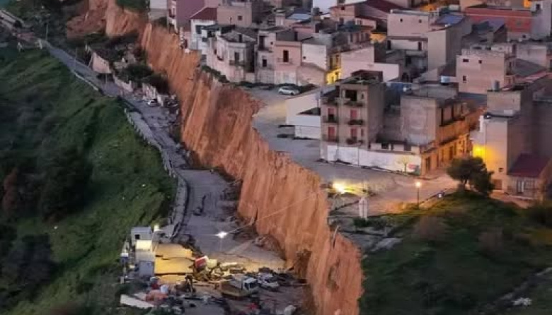 Un poblado italiano quedó al borde del colapso por un gigantesco ...