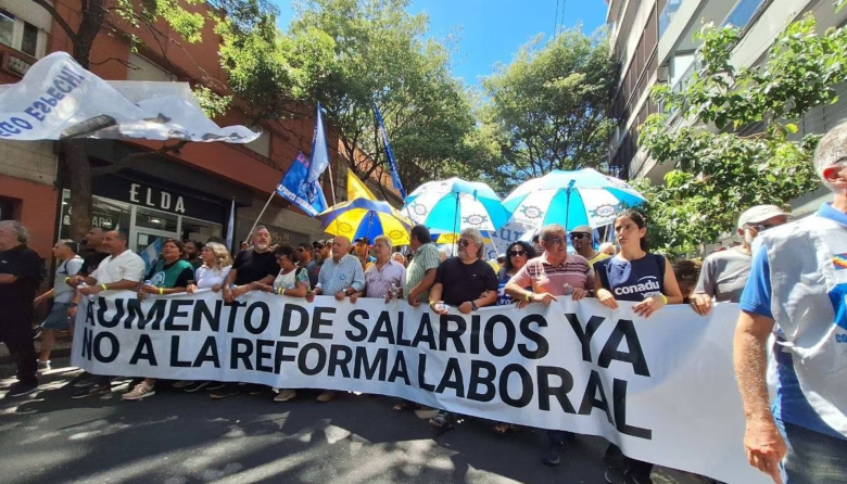 Las centrales obreras salen a la calle contra la reforma laboral