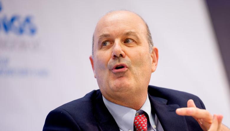 Cancillería contrató por un monto millonario a la esposa de Sturzenegger para dar cursos de capacitación en inglés