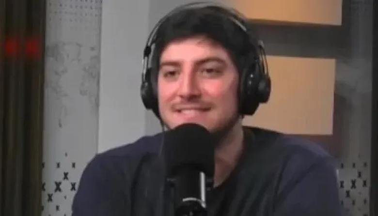 De criticar el empleo público a encabezar la ofensiva oficial contra la prensa