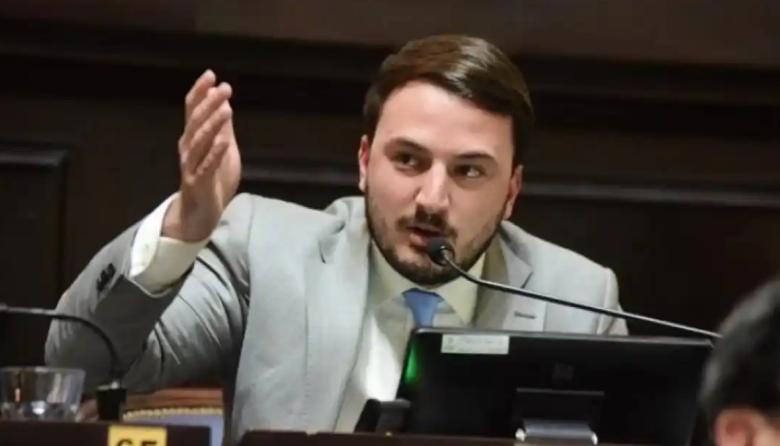 Diputado libertario dijo que el juez que prohibió las 4x4 y UTV en los médanos de Pinamar “es muy boludo”