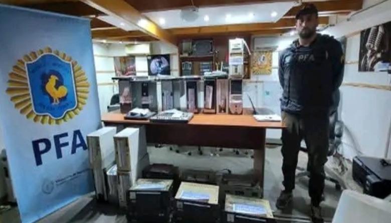 Allanamiento de la Policía Federal en Junín por radios ilegales