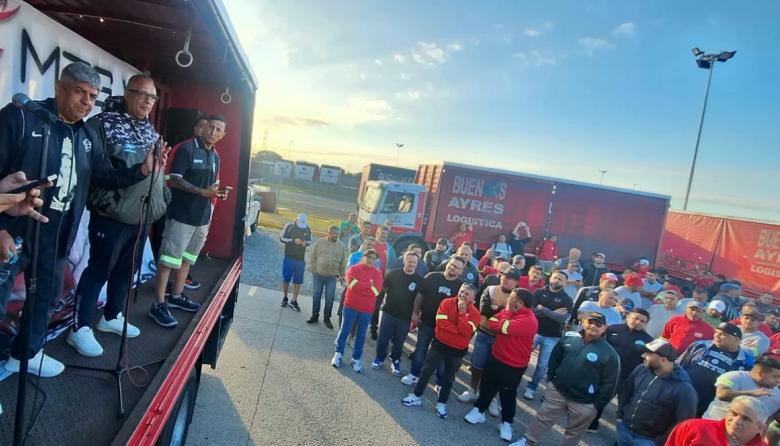 Moyano anunció paro por tiempo indeterminado en Coca Cola