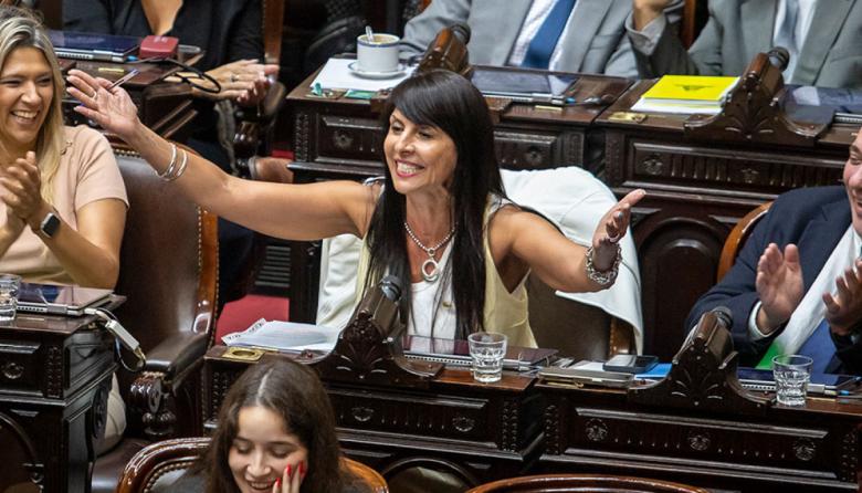 La Justicia embargó a la diputada libertaria Lorena Villaverde por $31 millones
