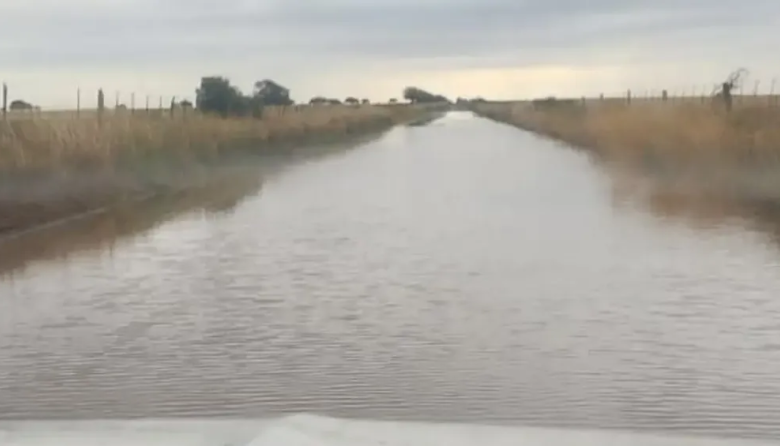 La lluvia causó problemas en Villarino: más de 100 milímetros y caminos inundados