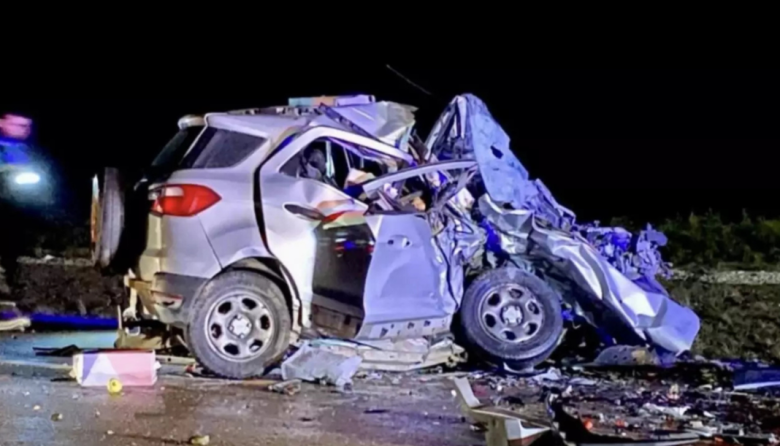 Fatal choque frontal entre dos camionetas: Tres muertos y tres heridos