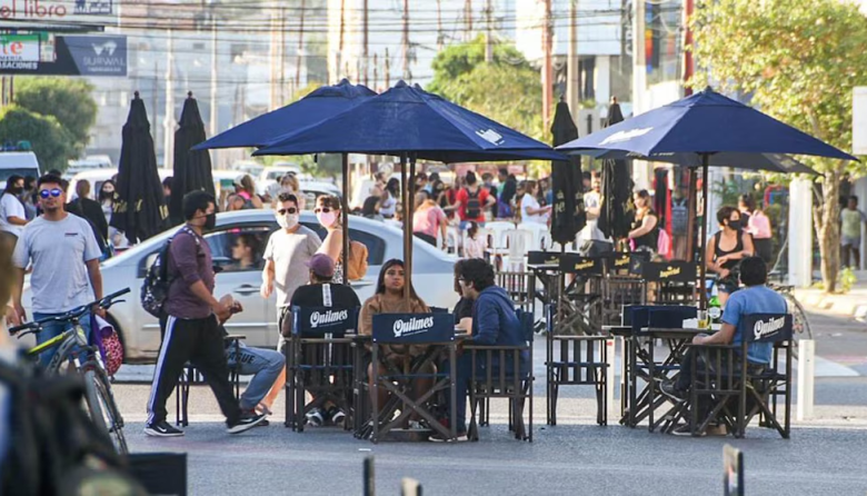 Con escapadas cortas y gastos medidos, más de un millón de turistas viajaron en el fin de semana largo