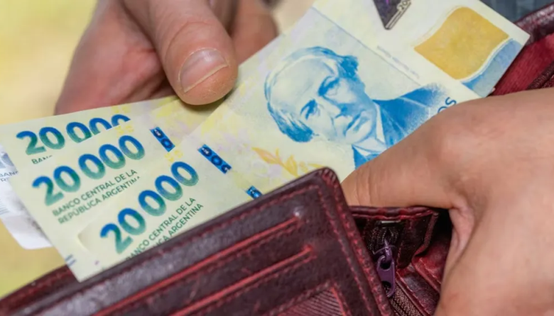 El incremento de los salarios en enero perdió contra la inflación