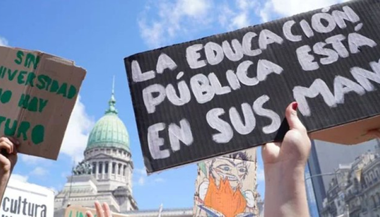 Tercera semana de paro universitario por recomposición salarial