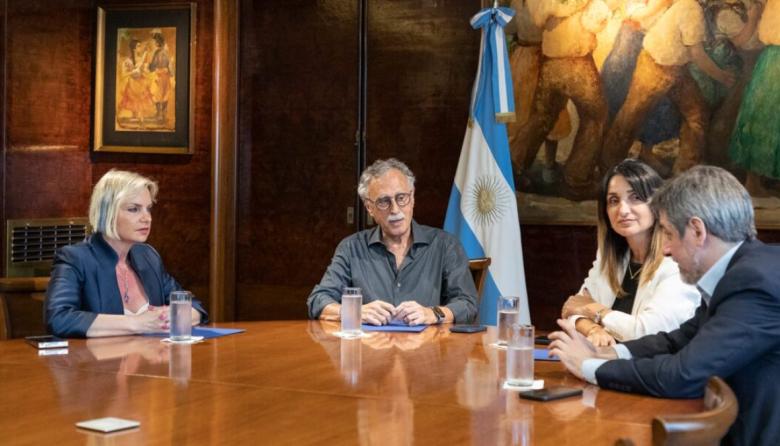 La motosierra llegó al Instituto Malbrán: Cerraron y fusionaron centros de investigación