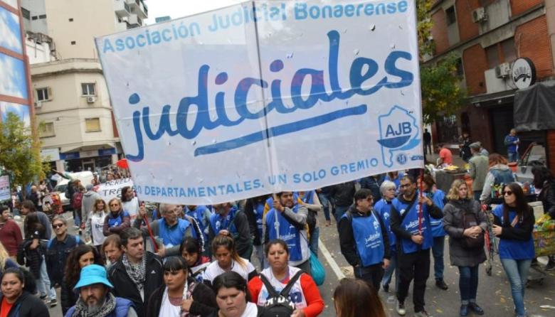 Nuevo intento: La Provincia hizo su oferta y los judiciales la discutirán el viernes