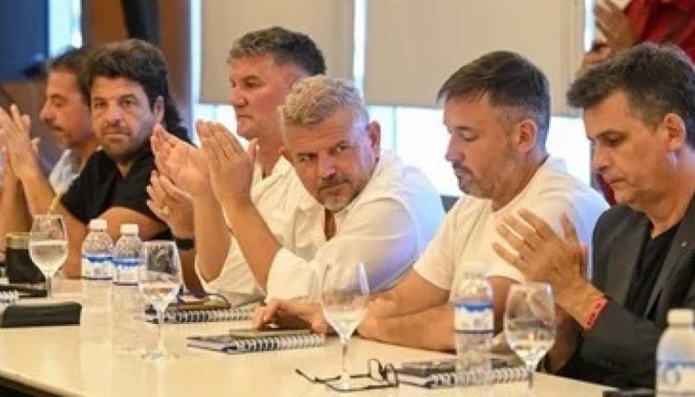 Sarmiento: una agachada que ensucia a todos