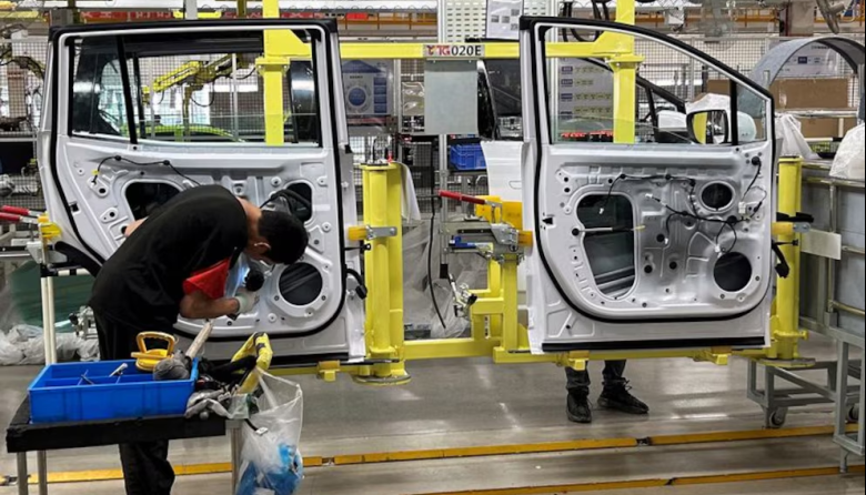 La industria no repunta: volvió a caer en febrero y se ubica 10% por debajo de 2022