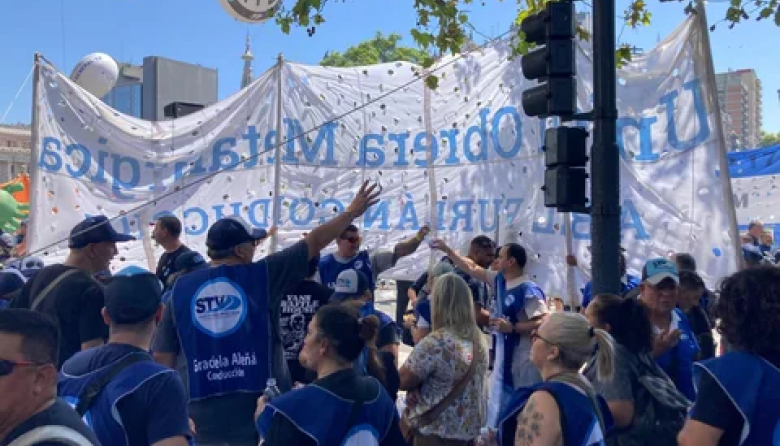 El Sindicato de Trabajadores Viales denunció penalmente a Javier Milei