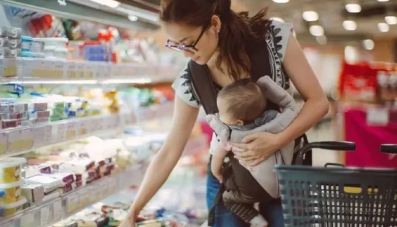 Canasta de crianza: Según el INDEC, en marzo criar a un hijo superó los $500.000
