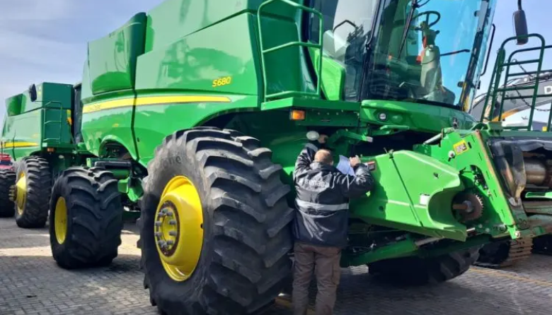 Presentan un proyecto para permitir la libre circulación de maquinaria agrícola en las rutas del país